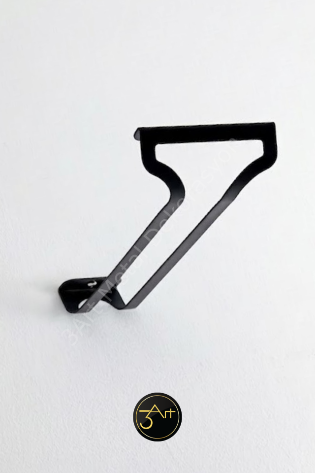 Şarap Kadeh Askılığı – Mutfak ve Bar İçin Şık ve Dayanıklı Kadeh Rafı