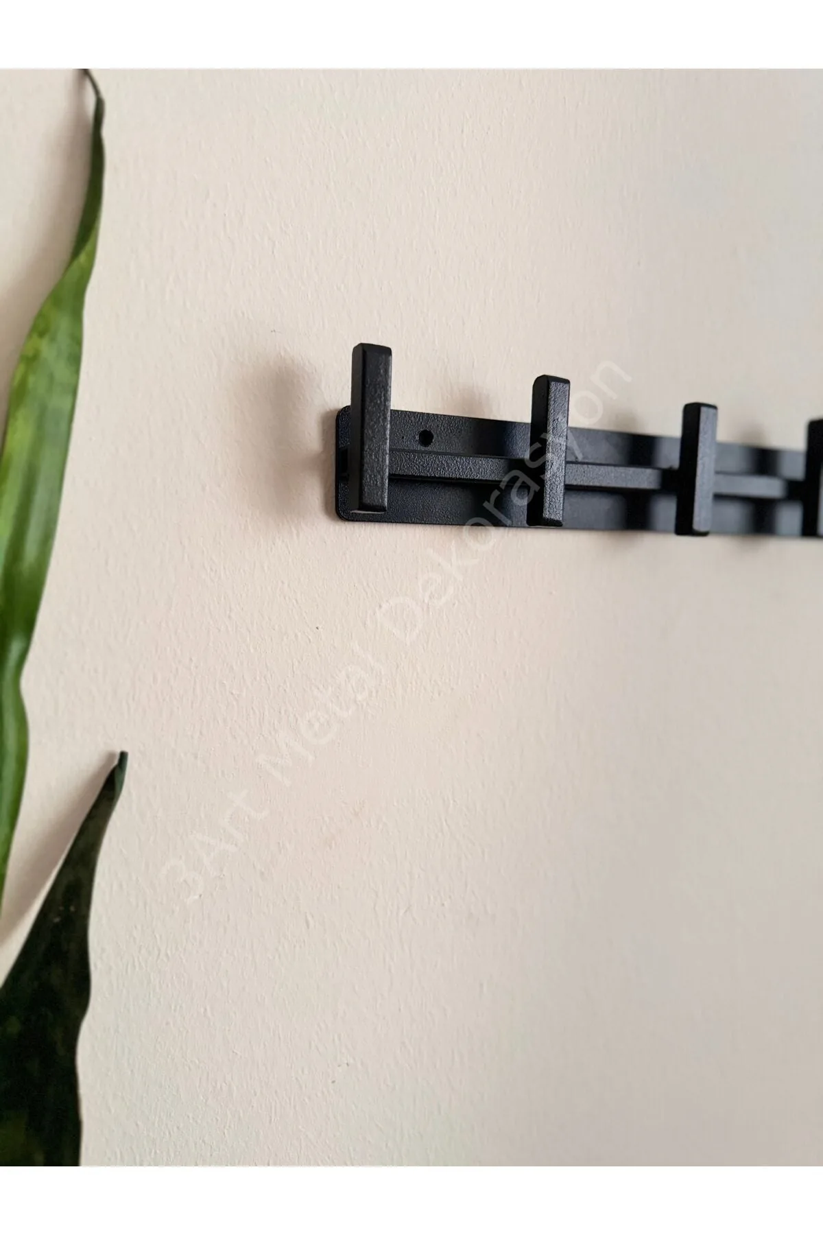 Dekoratif Demir Duvar Askısı